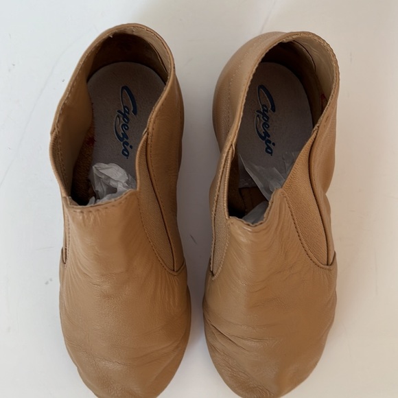 CAPEZIO Caramel Split Sole Gore Boot - Picture 4 of 11